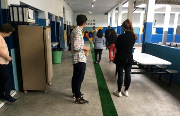 Instala��o da grama sint�tica